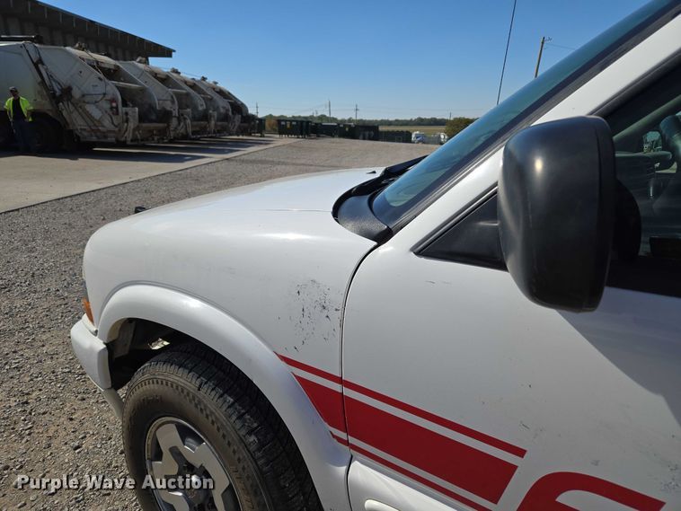 image for item EU5110 2004 Chevrolet Blazer SUV