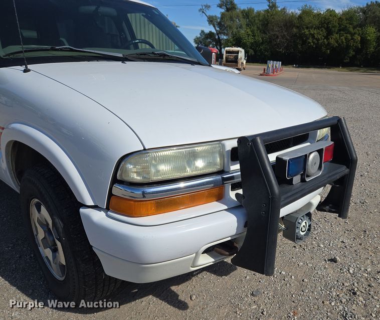 image for item EU5110 2004 Chevrolet Blazer SUV