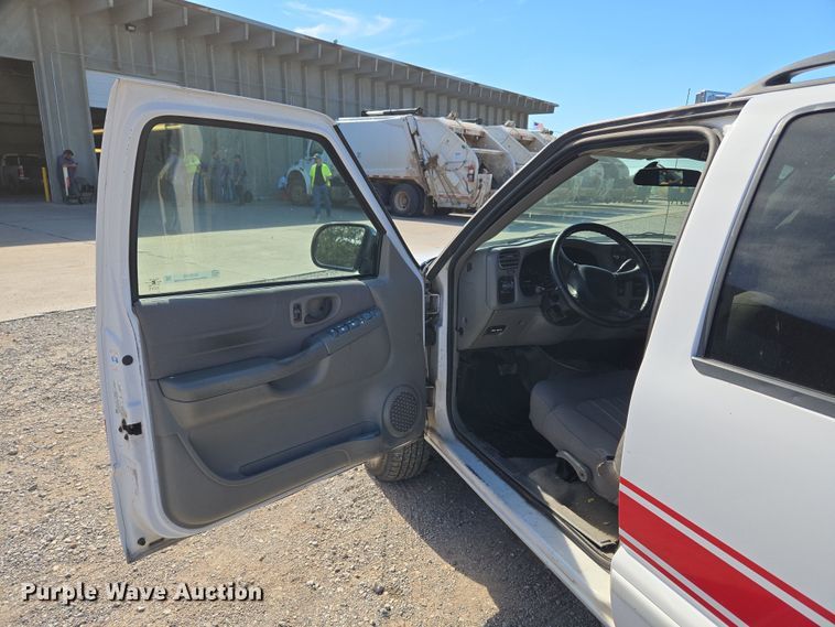 image for item EU5110 2004 Chevrolet Blazer SUV