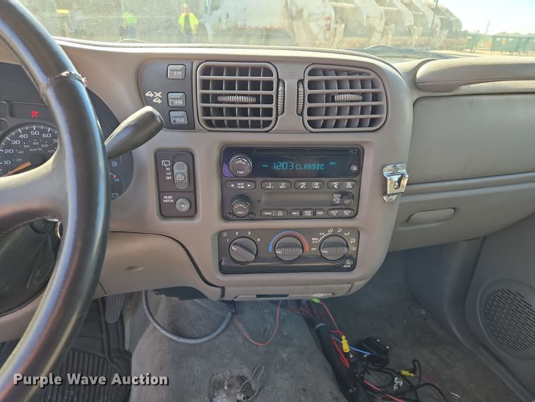 image for item EU5110 2004 Chevrolet Blazer SUV