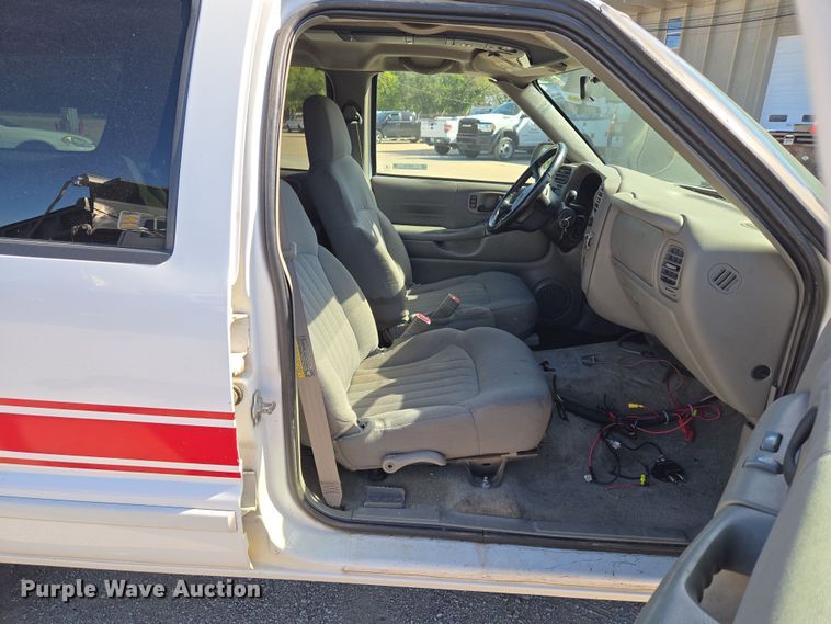 image for item EU5110 2004 Chevrolet Blazer SUV