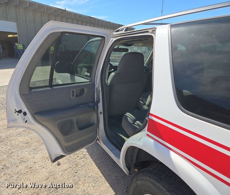 image for item EU5110 2004 Chevrolet Blazer SUV