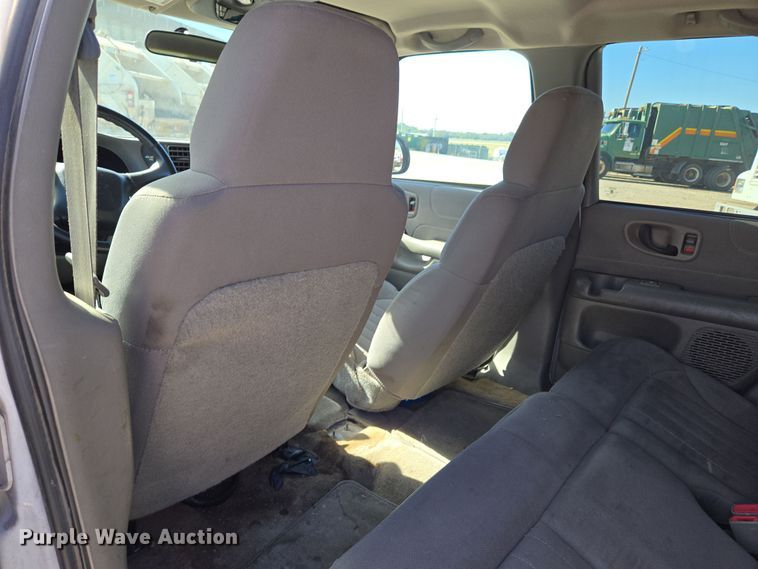 image for item EU5110 2004 Chevrolet Blazer SUV