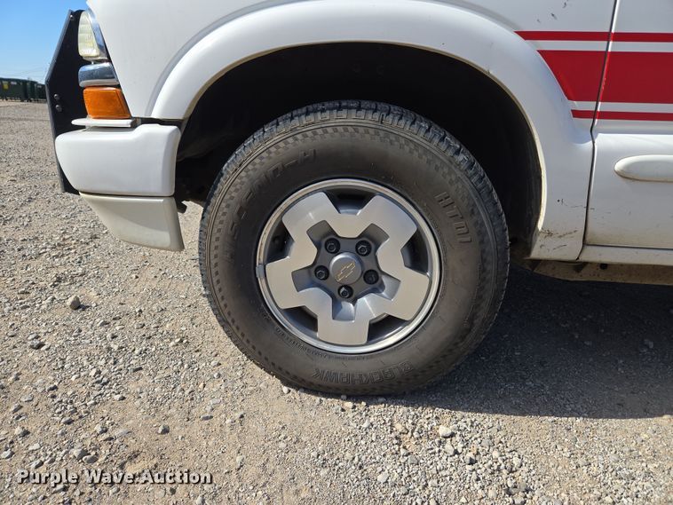 image for item EU5110 2004 Chevrolet Blazer SUV