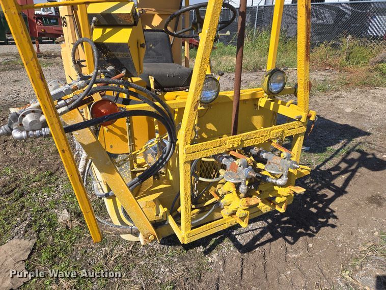 image for item EU5116 Kelly-Creswell WV50 paint striping machine