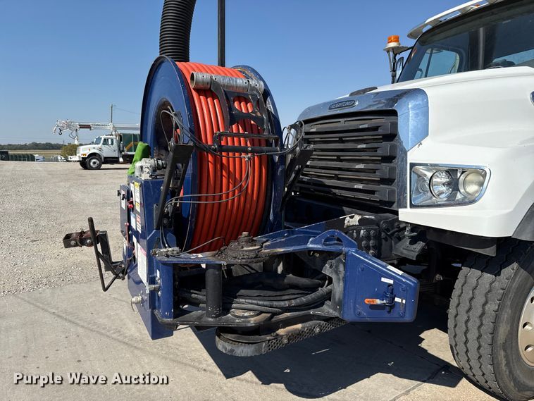 image for item EU5117 2015 Freightliner 114SD sewer jetter truck