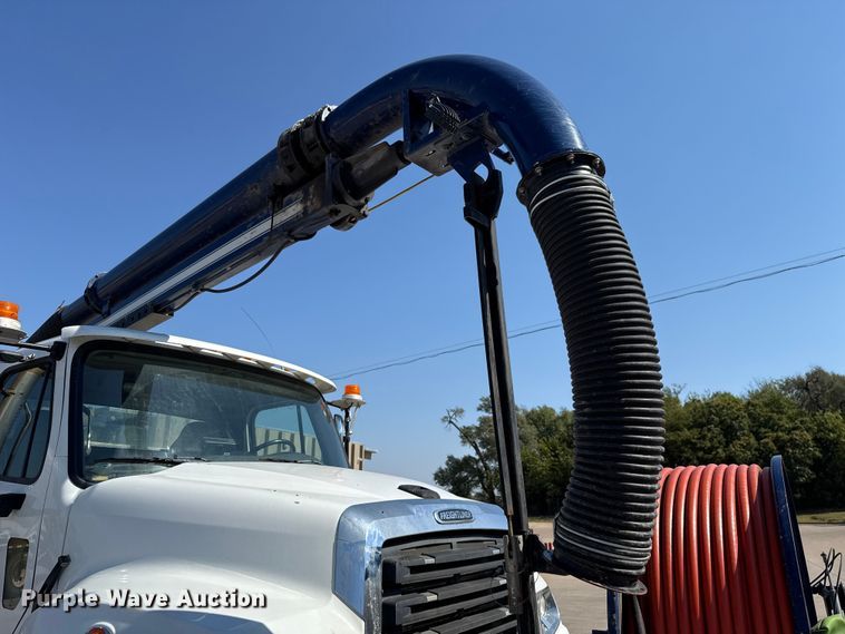 image for item EU5117 2015 Freightliner 114SD sewer jetter truck