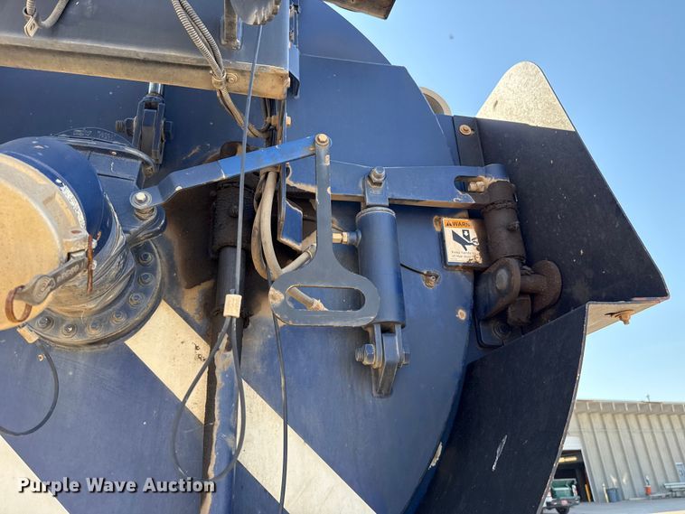 image for item EU5117 2015 Freightliner 114SD sewer jetter truck