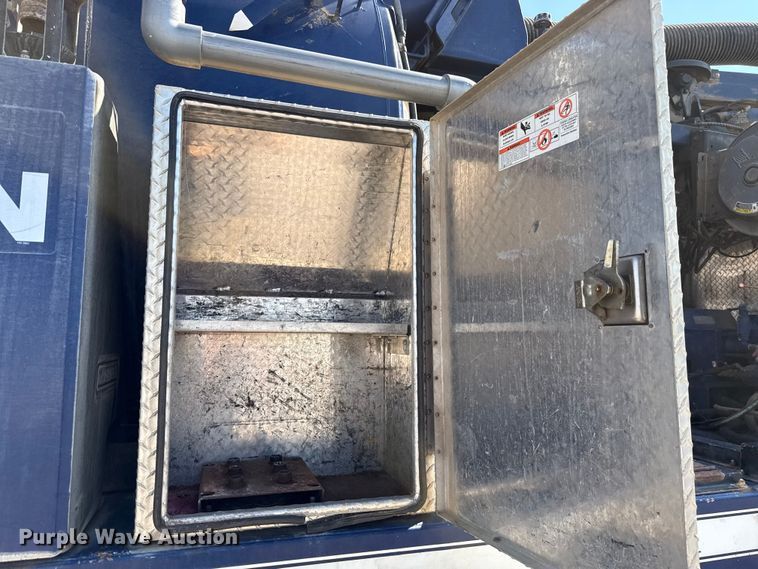 image for item EU5117 2015 Freightliner 114SD sewer jetter truck