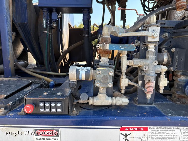 image for item EU5117 2015 Freightliner 114SD sewer jetter truck