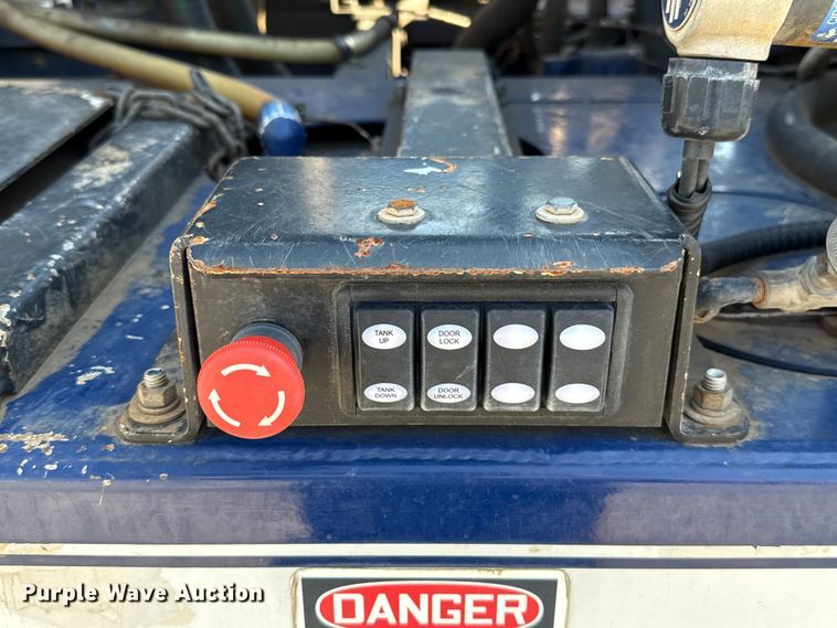 image for item EU5117 2015 Freightliner 114SD sewer jetter truck