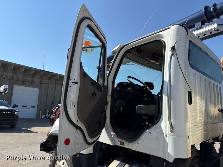 image for item EU5117 2015 Freightliner 114SD sewer jetter truck