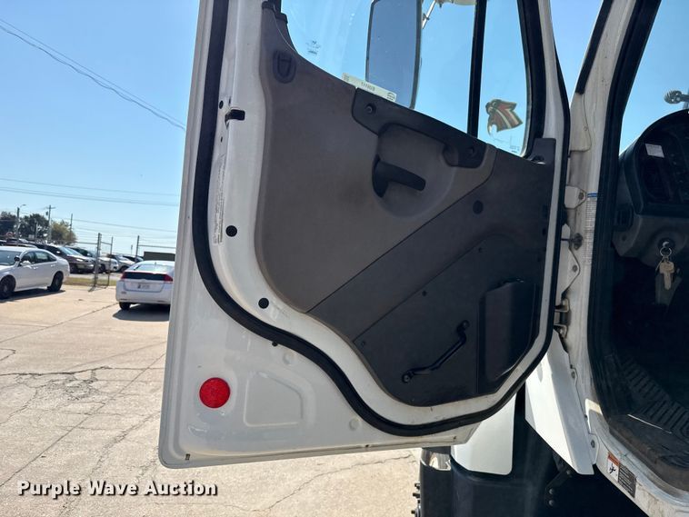 image for item EU5117 2015 Freightliner 114SD sewer jetter truck