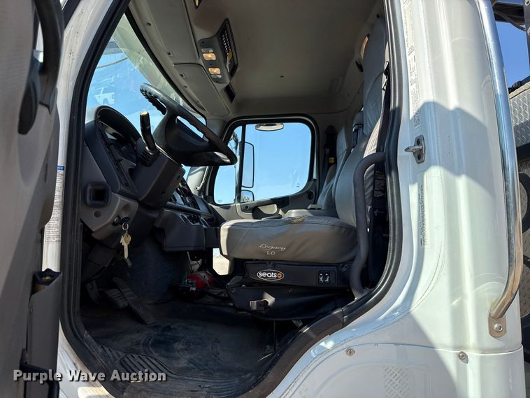 image for item EU5117 2015 Freightliner 114SD sewer jetter truck