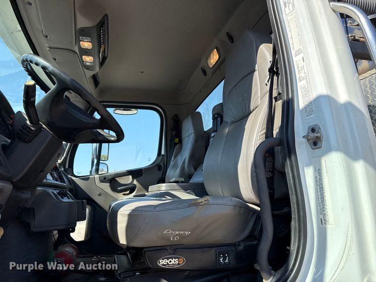 image for item EU5117 2015 Freightliner 114SD sewer jetter truck