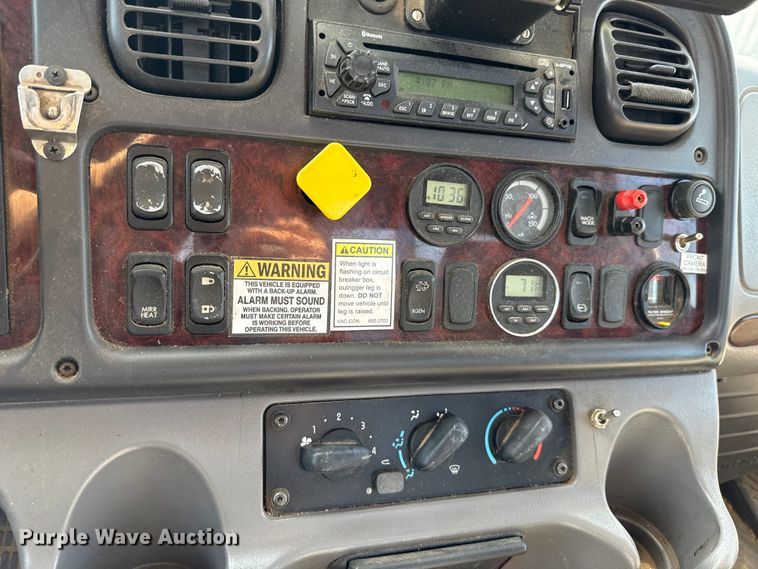 image for item EU5117 2015 Freightliner 114SD sewer jetter truck