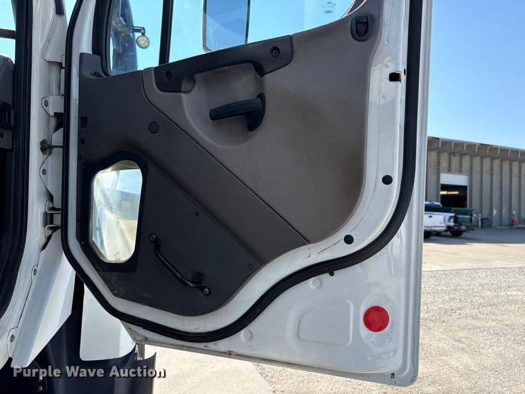 image for item EU5117 2015 Freightliner 114SD sewer jetter truck