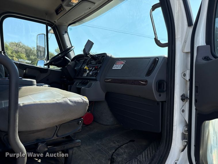 image for item EU5117 2015 Freightliner 114SD sewer jetter truck