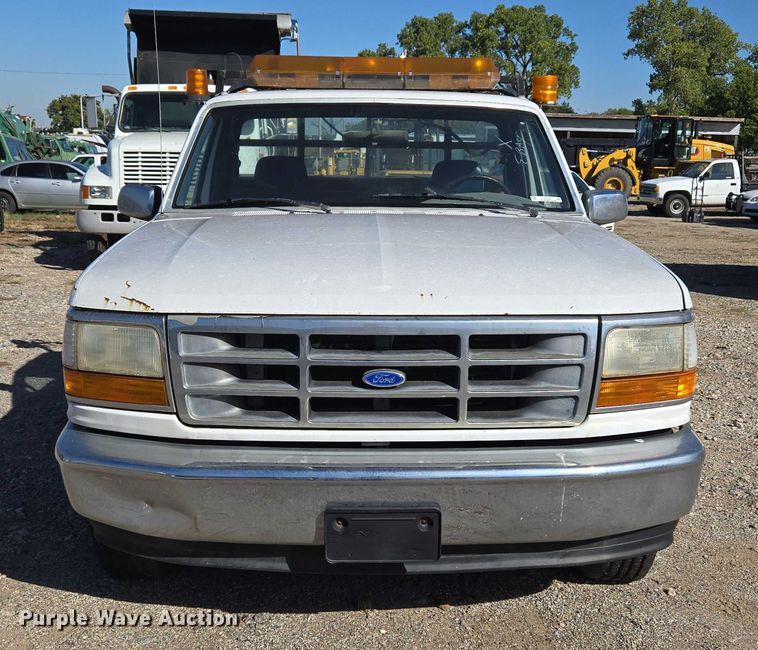 image for item EU5122 1994 Ford F150 pickup truck