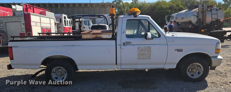 image for item EU5122 1994 Ford F150 pickup truck