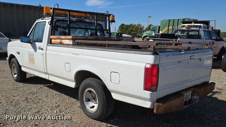 image for item EU5122 1994 Ford F150 pickup truck