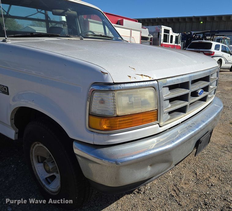 image for item EU5122 1994 Ford F150 pickup truck