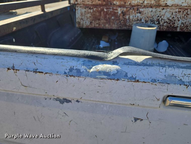 image for item EU5122 1994 Ford F150 pickup truck