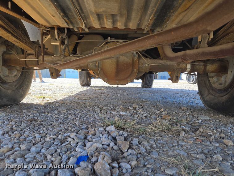 image for item EU5122 1994 Ford F150 pickup truck