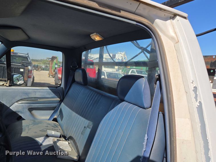 image for item EU5122 1994 Ford F150 pickup truck