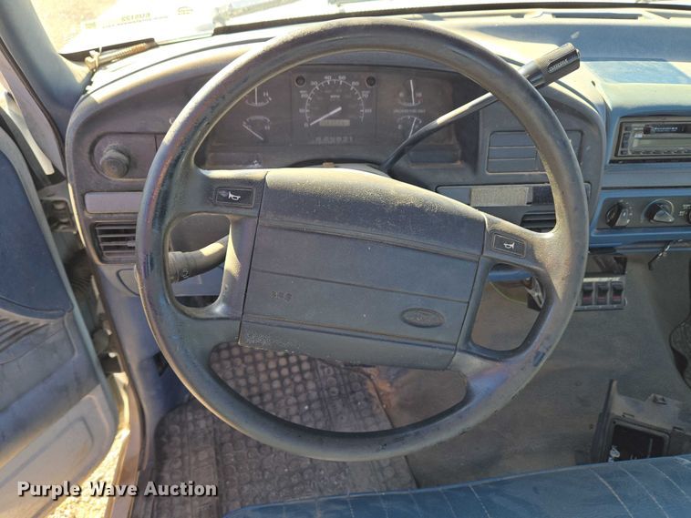 image for item EU5122 1994 Ford F150 pickup truck