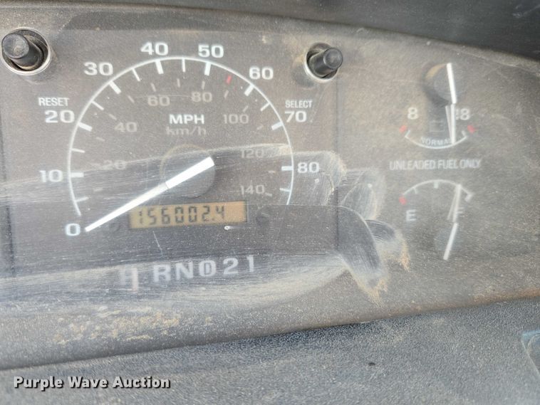 image for item EU5122 1994 Ford F150 pickup truck