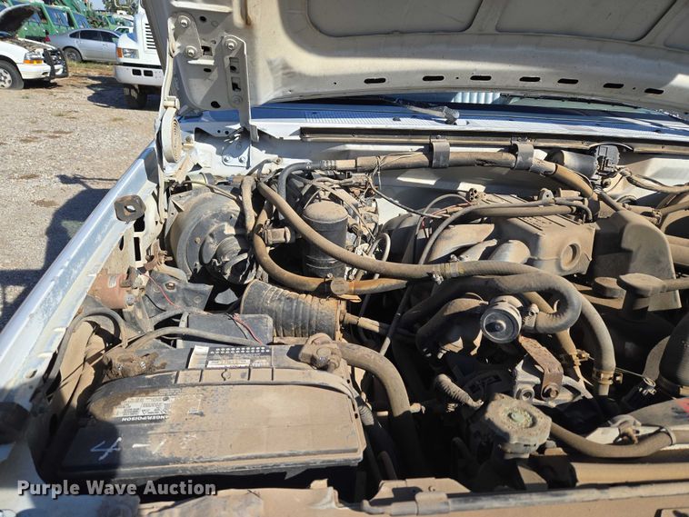 image for item EU5122 1994 Ford F150 pickup truck