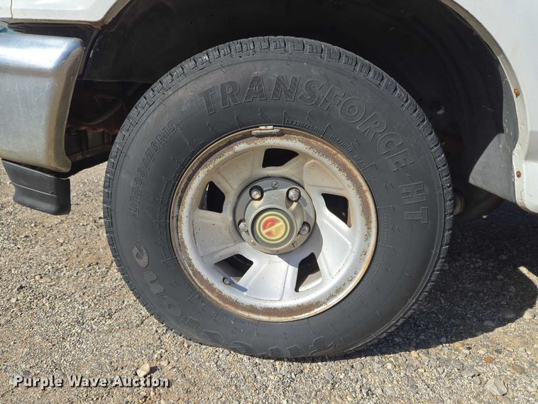 image for item EU5122 1994 Ford F150 pickup truck