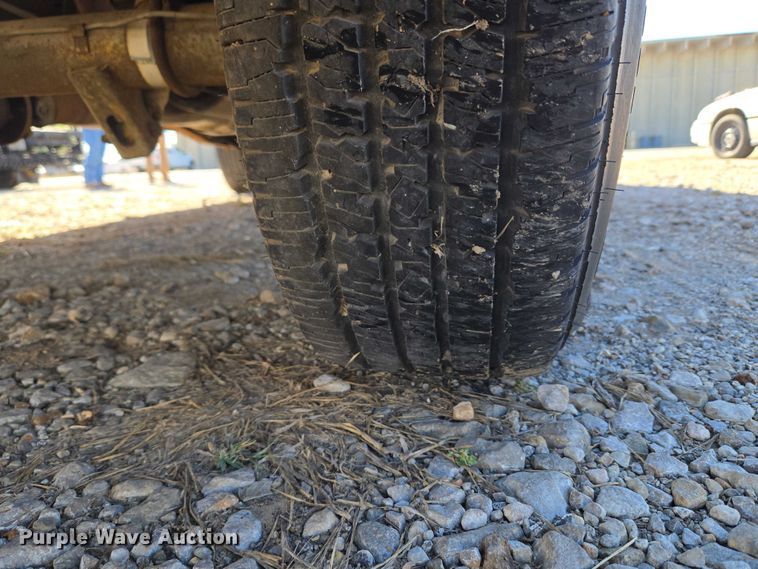 image for item EU5122 1994 Ford F150 pickup truck