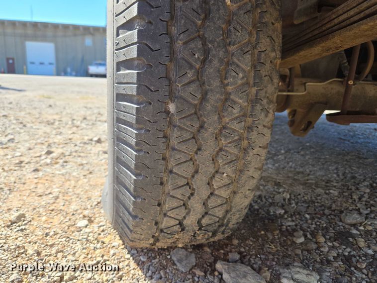 image for item EU5122 1994 Ford F150 pickup truck