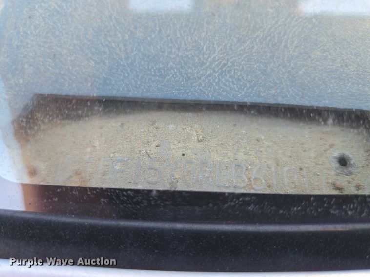 image for item EU5122 1994 Ford F150 pickup truck