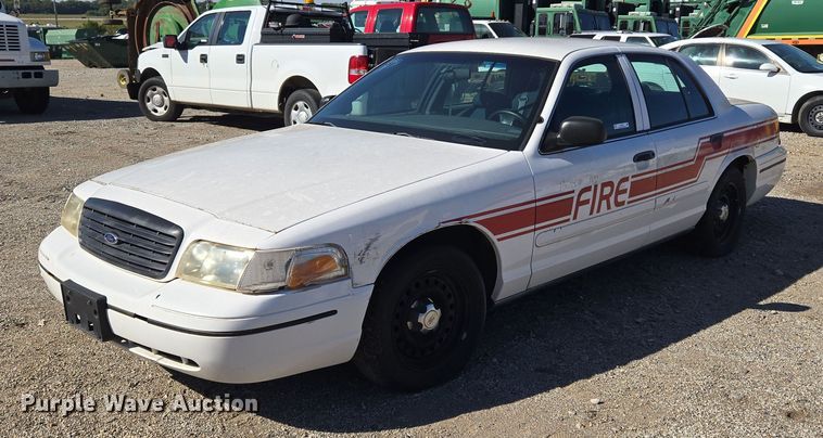 image for item EU5123 2000 Ford Crown Victoria Police Interceptor 