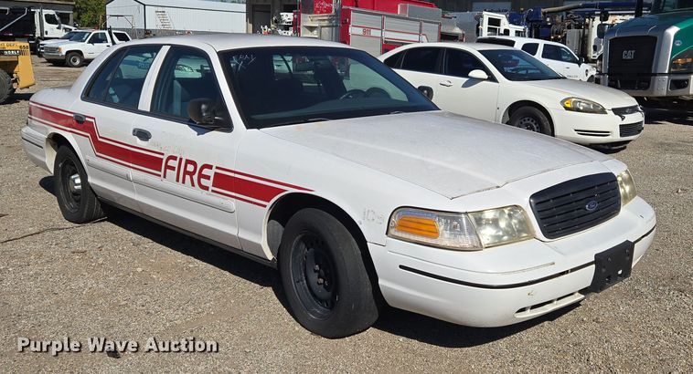 image for item EU5123 2000 Ford Crown Victoria Police Interceptor 
