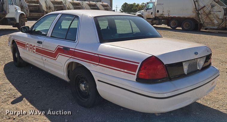 image for item EU5123 2000 Ford Crown Victoria Police Interceptor 