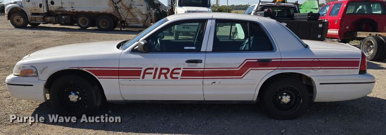 image for item EU5123 2000 Ford Crown Victoria Police Interceptor 