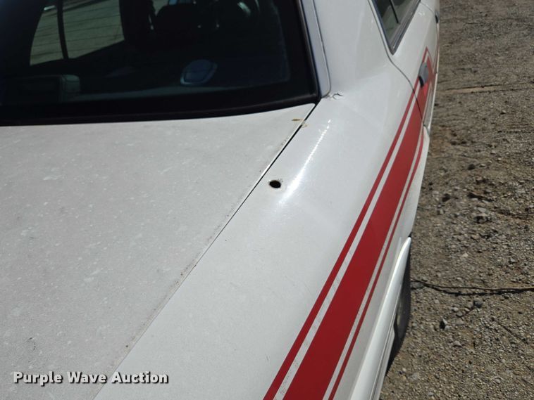 image for item EU5123 2000 Ford Crown Victoria Police Interceptor 