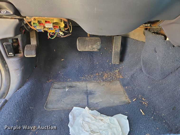 image for item EU5123 2000 Ford Crown Victoria Police Interceptor 