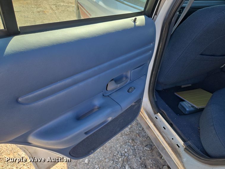 image for item EU5123 2000 Ford Crown Victoria Police Interceptor 