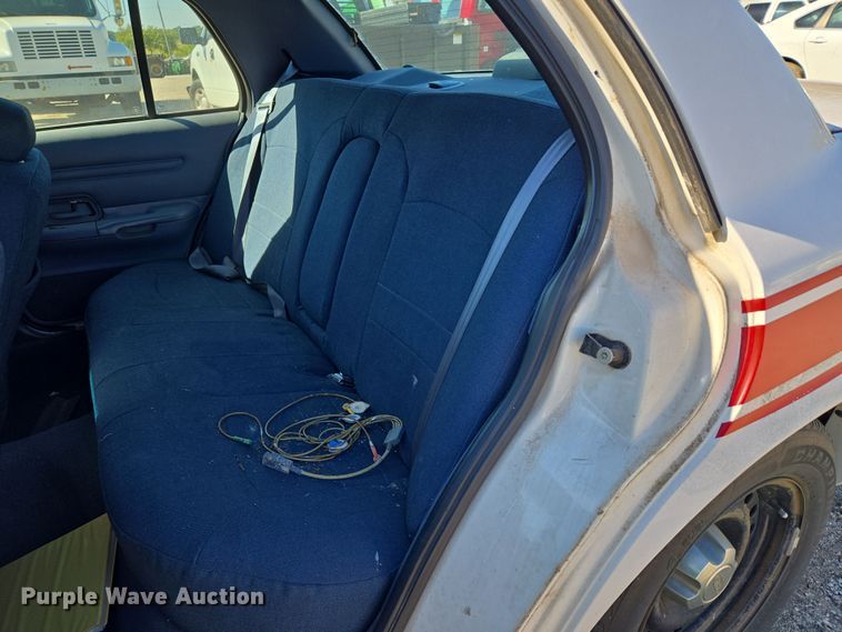 image for item EU5123 2000 Ford Crown Victoria Police Interceptor 