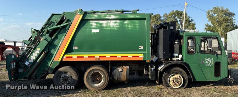 image for item EU5126 2012 Crane Carrier Low Entry refuse truck