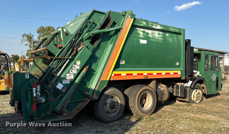 image for item EU5126 2012 Crane Carrier Low Entry refuse truck