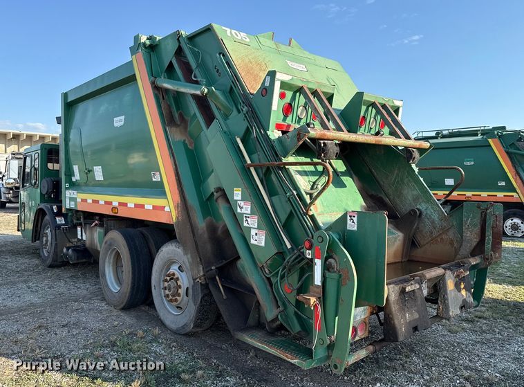 image for item EU5126 2012 Crane Carrier Low Entry refuse truck