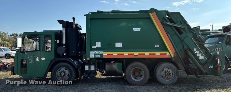 image for item EU5126 2012 Crane Carrier Low Entry refuse truck