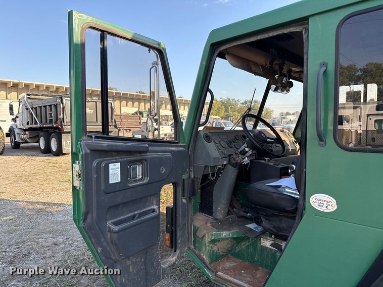 image for item EU5126 2012 Crane Carrier Low Entry refuse truck