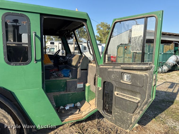 image for item EU5126 2012 Crane Carrier Low Entry refuse truck